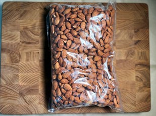 Кальмар филе с перцем (хот тейс): Миндаль копченый