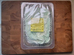 Гренки: Сыр Чечил паутинка (васаби)  500 гр.