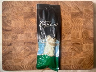 Сыр 1 кг ГОРНЫЙ СЫРОВАР (Паутинка копчёная): Сыр 100 гр ГОРНЫЙ СЫРОВАР (Косичка с укропом и чесноком)