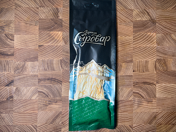 Сыр 60 гр ГОРНЫЙ СЫРОВАР (Паутинка копчёная) в Астрахани